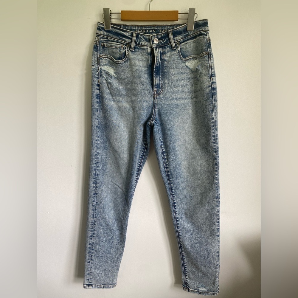 AMERICAN Eagle Stretch Mom Straight Jeans in Light Wash Denim • US 4 - Picture 1 of 14